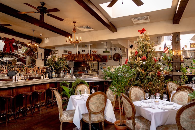 Italian trattoria ambiance